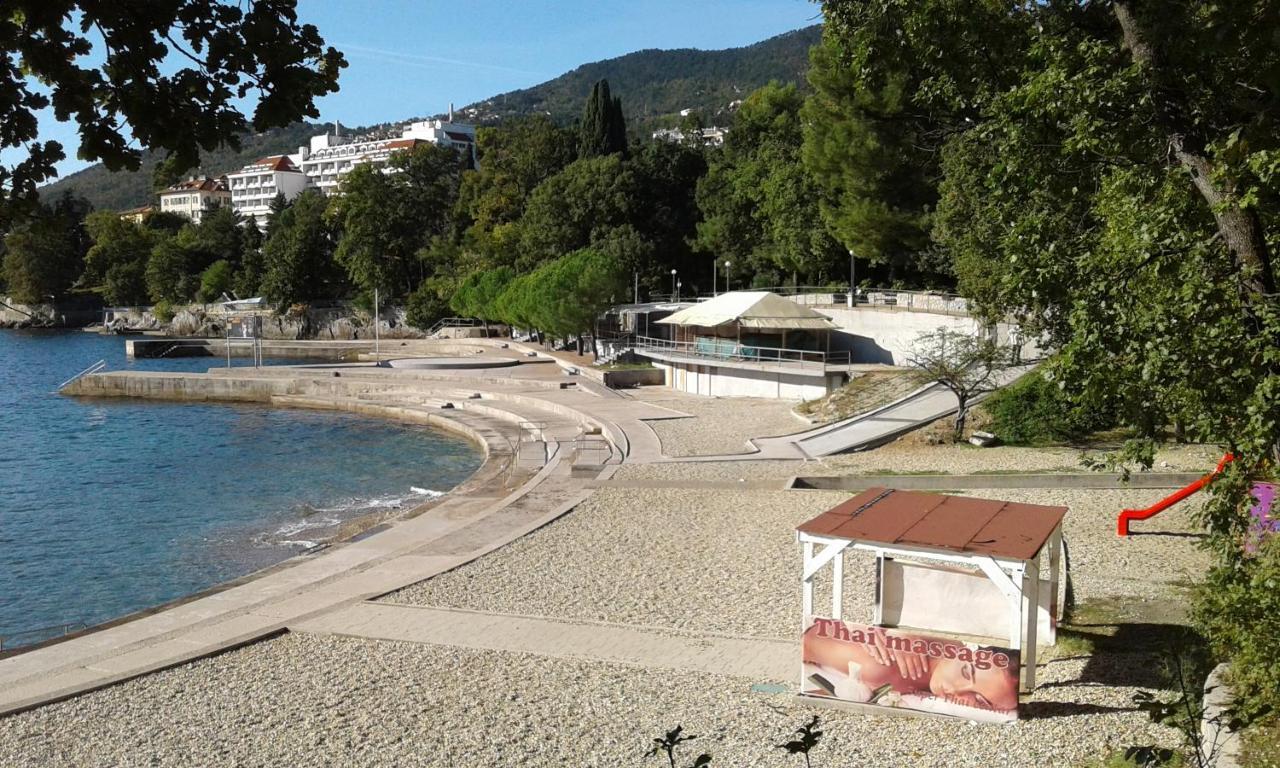 Apartman Violeta Lovran Buitenkant foto